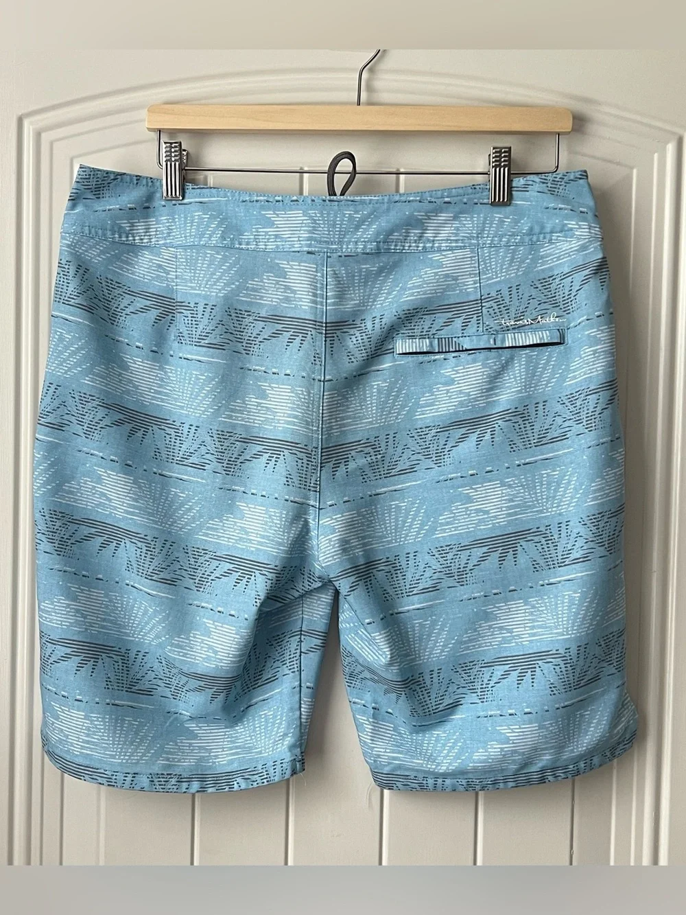 TravisMathew Rip Me Off Boardshorts Swim Trunks Blue Tropical Print Size 34